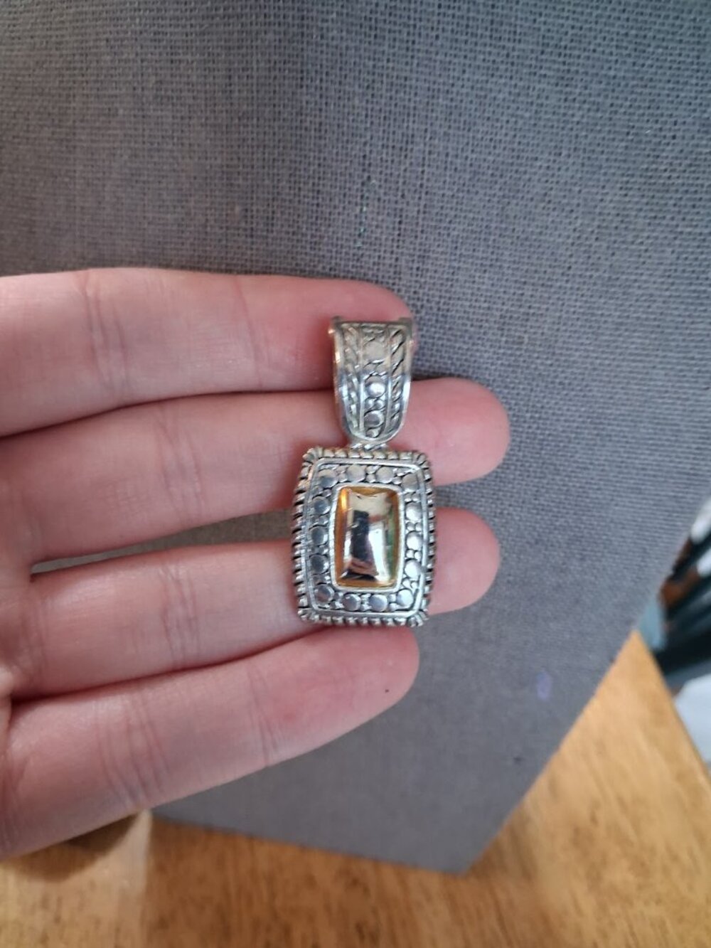 Two-toned pendant